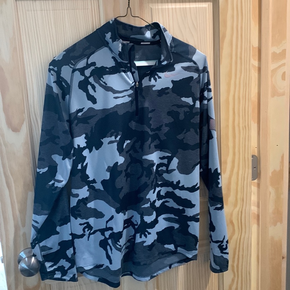 Running 1/4 DRI-FIT pull over.